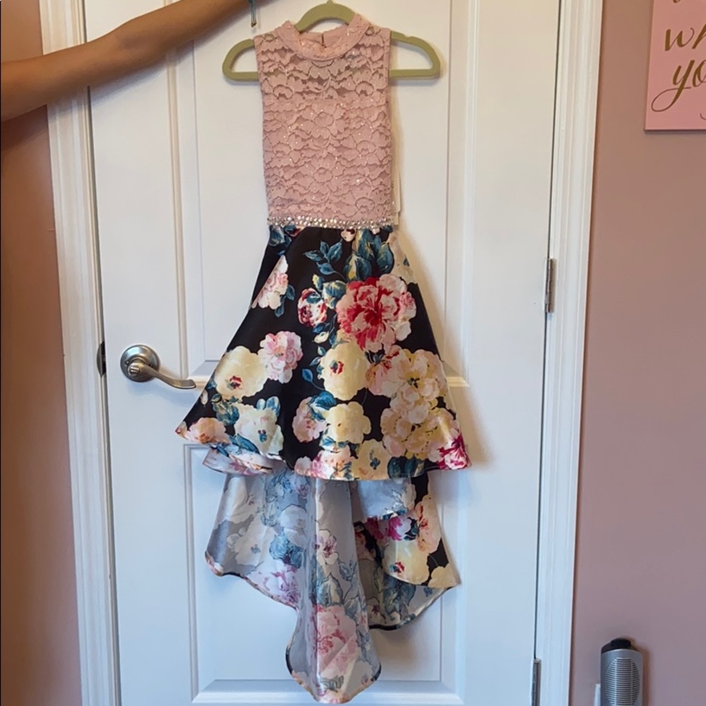 Girls dress